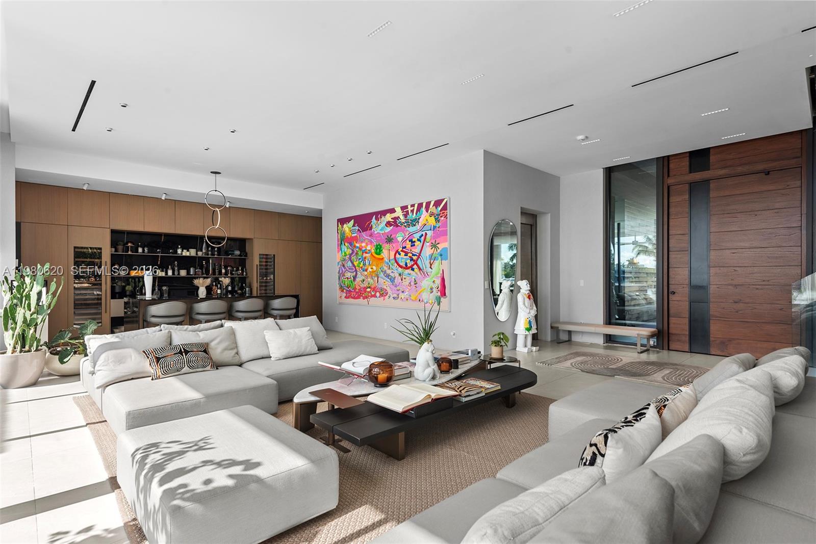 310 S Hibiscus Dr Miami Beach, FL 33139