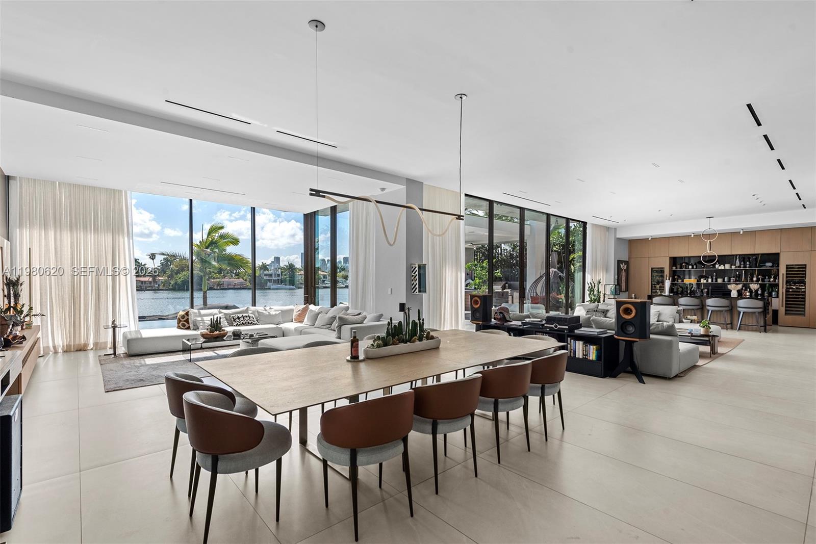 310 S Hibiscus Dr Miami Beach, FL 33139