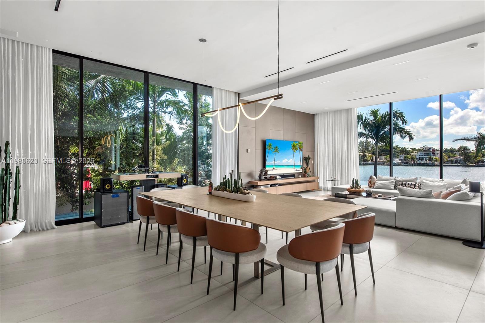 310 S Hibiscus Dr Miami Beach, FL 33139