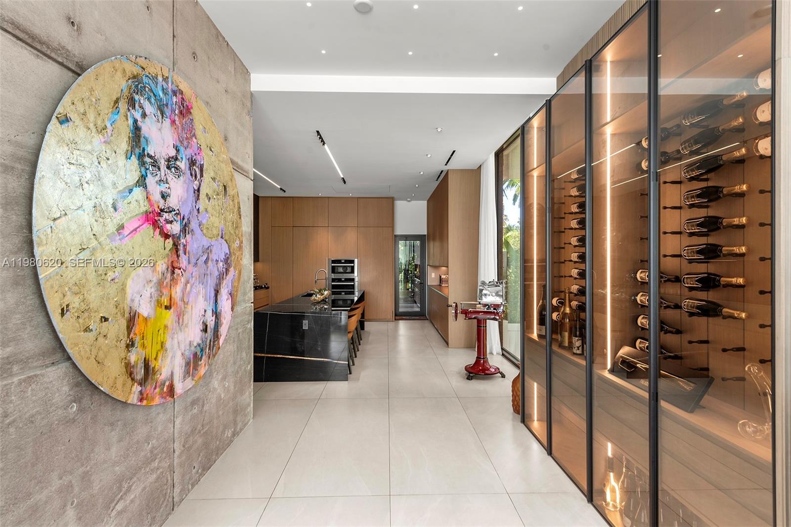 310 S Hibiscus Dr Miami Beach, FL 33139