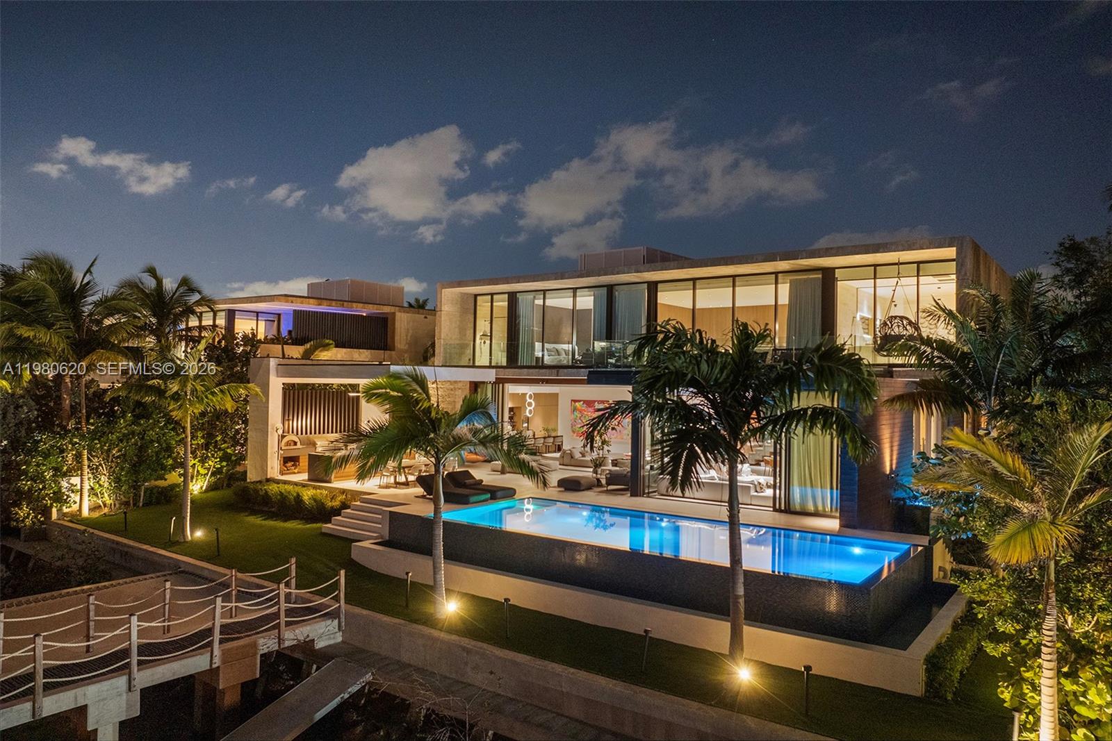 310 S Hibiscus Dr Miami Beach, FL 33139