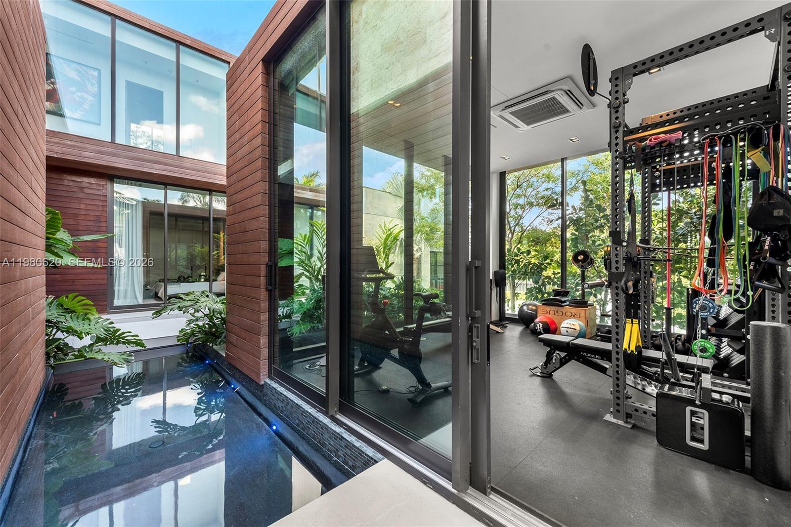 310 S Hibiscus Dr Miami Beach, FL 33139