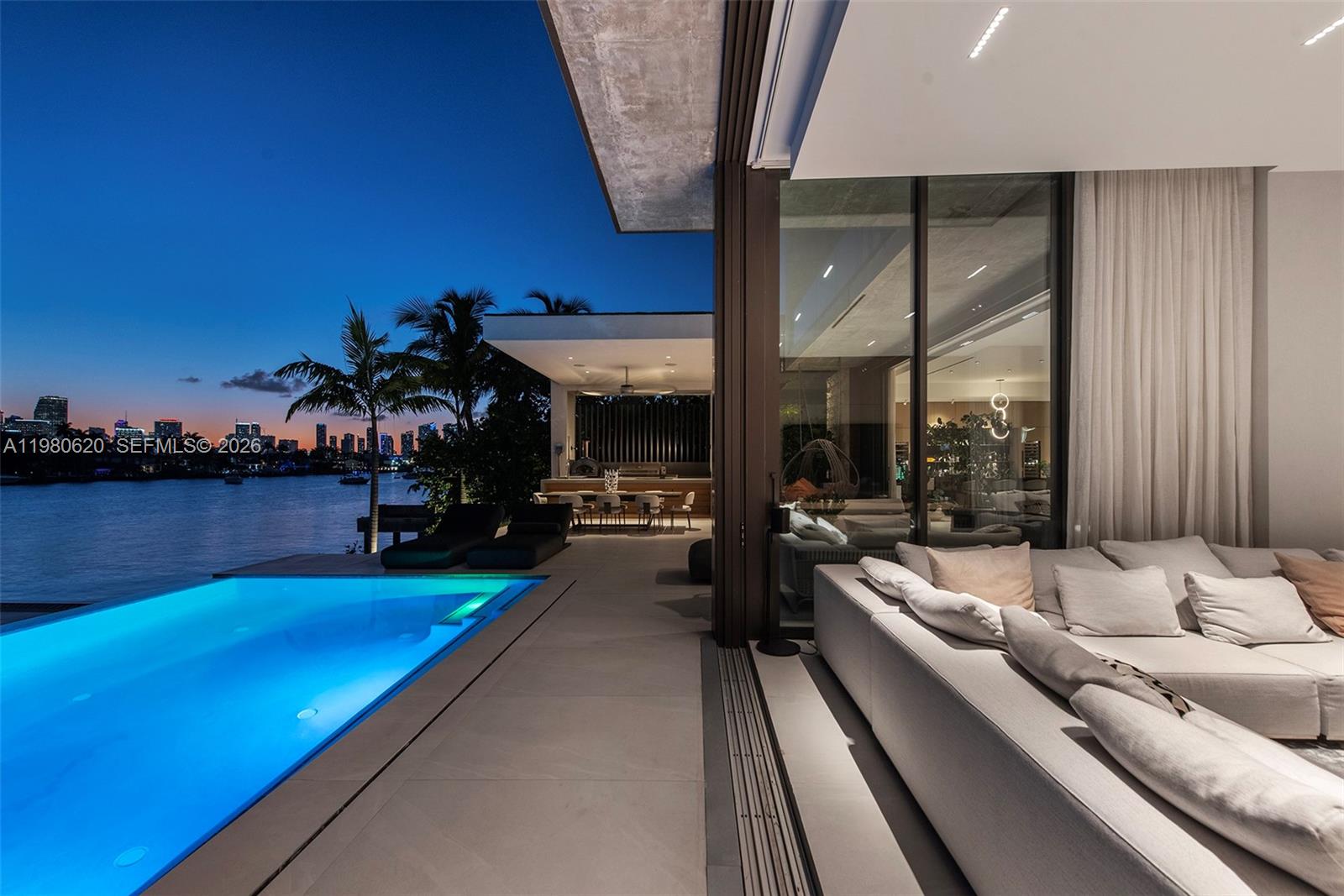 310 S Hibiscus Dr Miami Beach, FL 33139