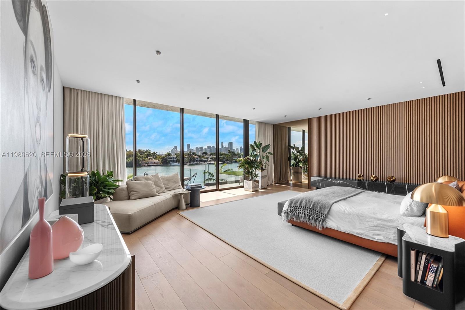 310 S Hibiscus Dr Miami Beach, FL 33139