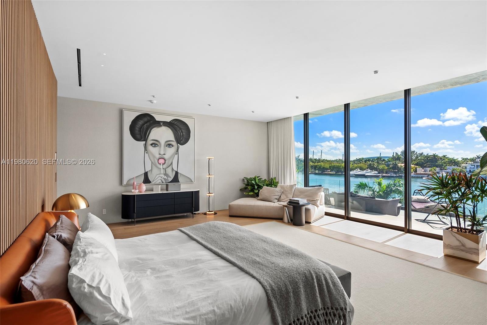 310 S Hibiscus Dr Miami Beach, FL 33139