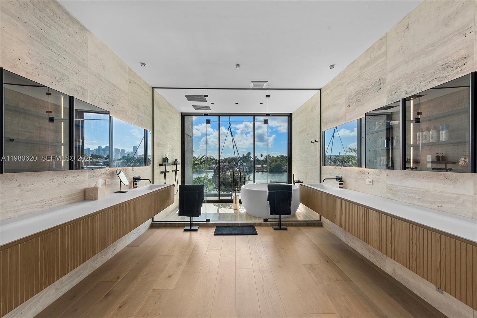 310 S Hibiscus Dr Miami Beach, FL 33139