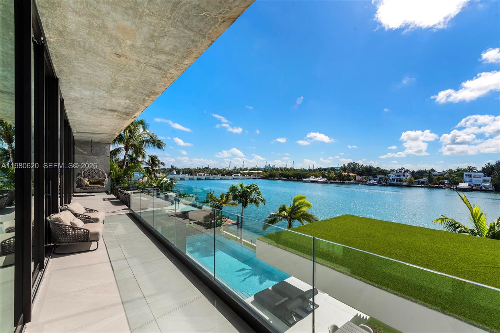 310 S Hibiscus Dr Miami Beach, FL 33139