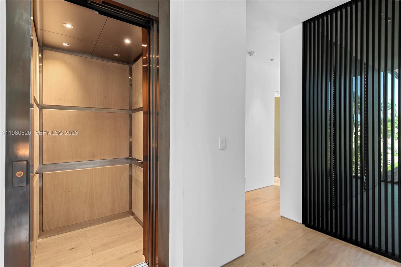 310 S Hibiscus Dr Miami Beach, FL 33139