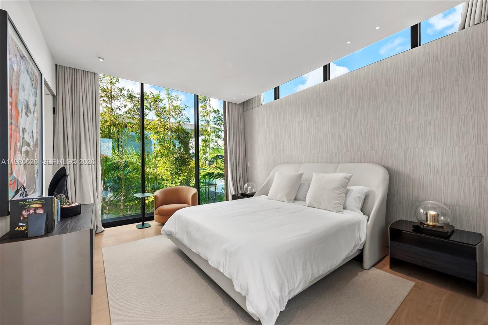 310 S Hibiscus Dr Miami Beach, FL 33139