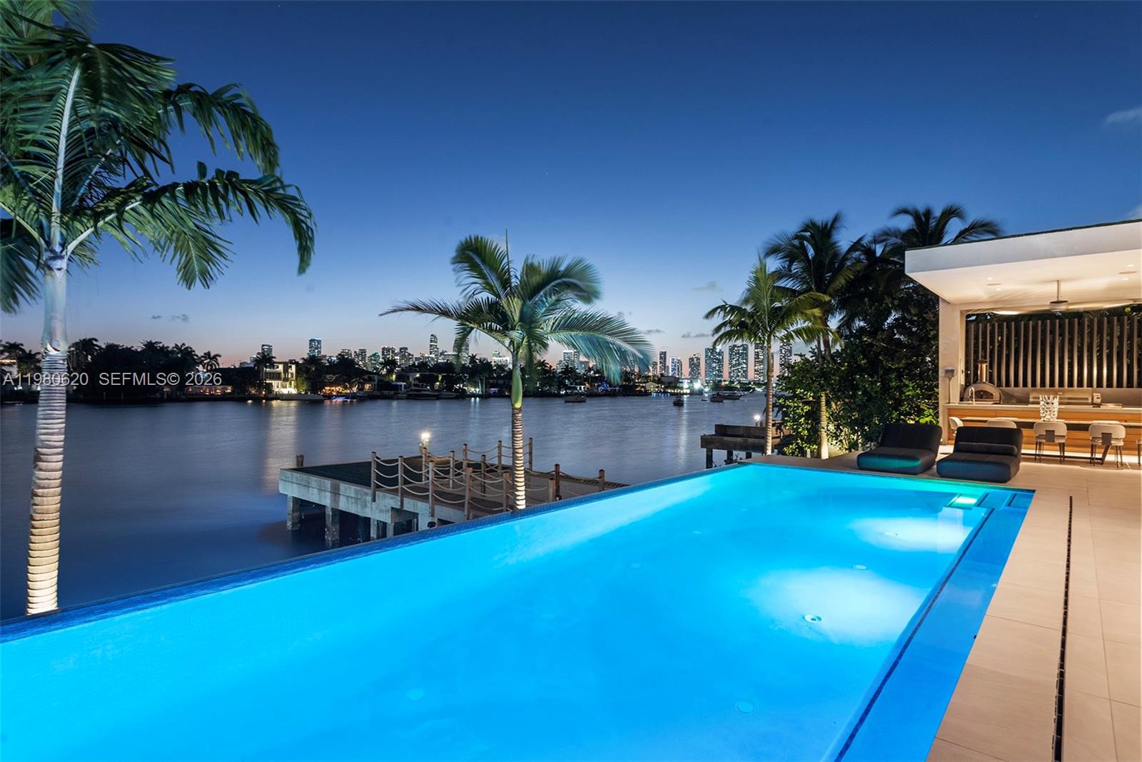 310 S Hibiscus Dr Miami Beach, FL 33139