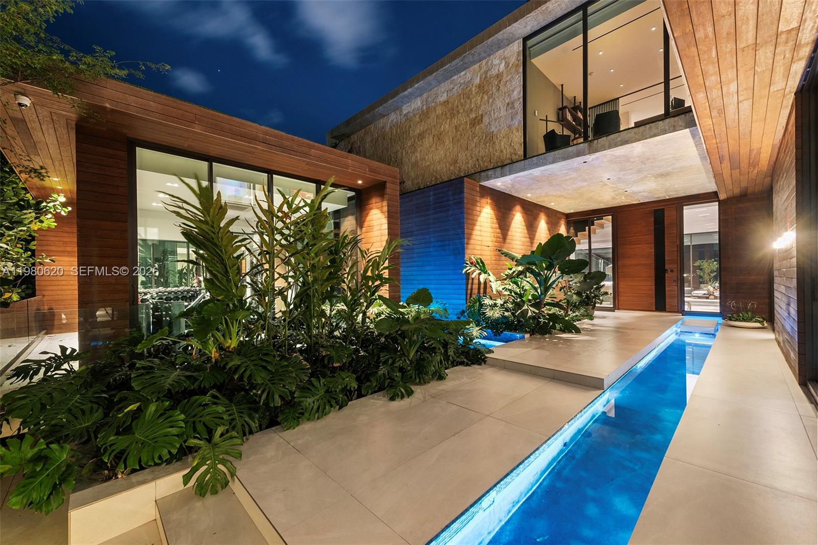 310 S Hibiscus Dr Miami Beach, FL 33139