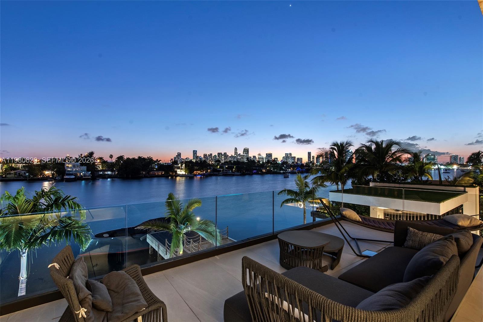 310 S Hibiscus Dr Miami Beach, FL 33139