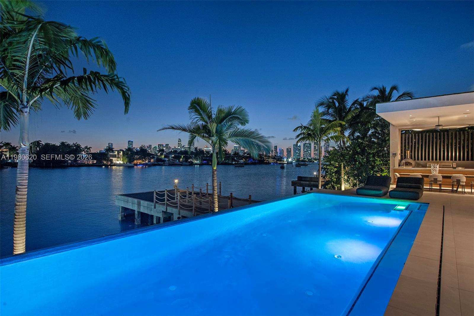 310 S Hibiscus Dr Miami Beach, FL 33139