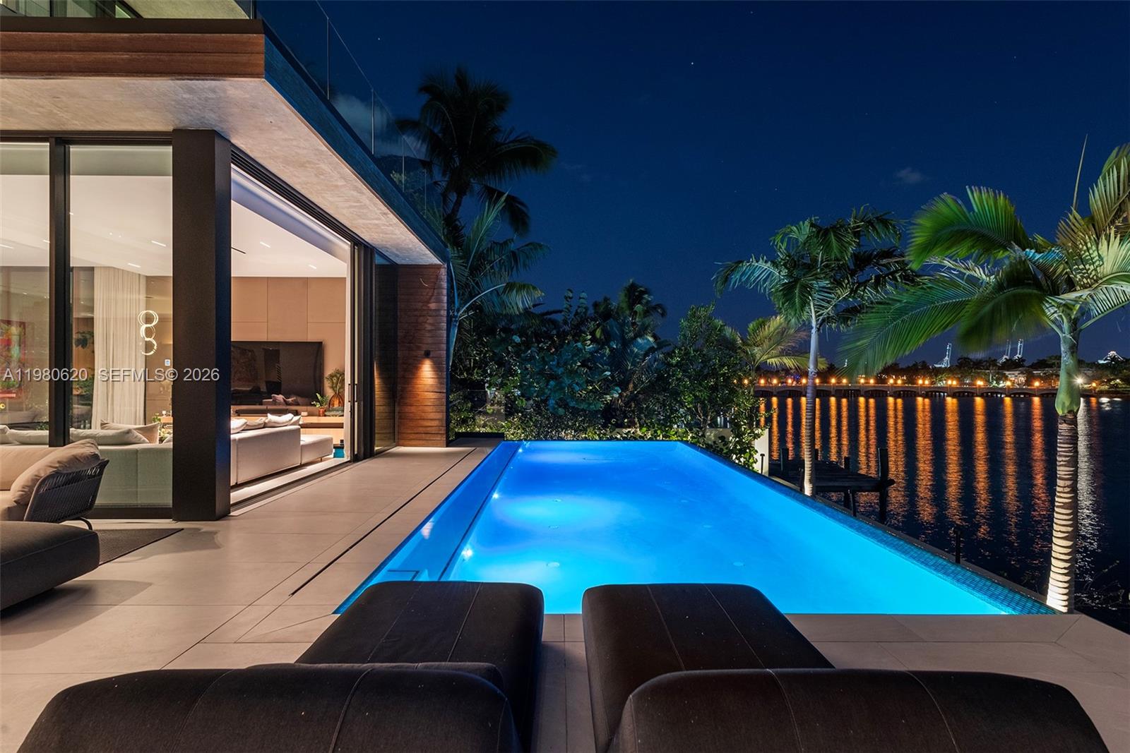 310 S Hibiscus Dr Miami Beach, FL 33139