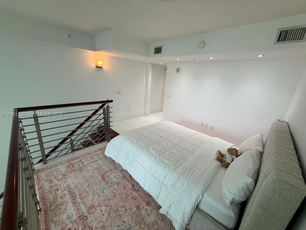 41 SE 5th St #1903 Miami, FL 33131