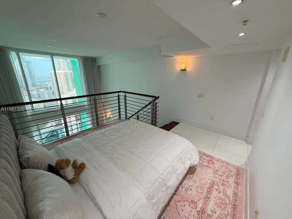 41 SE 5th St #1903 Miami, FL 33131