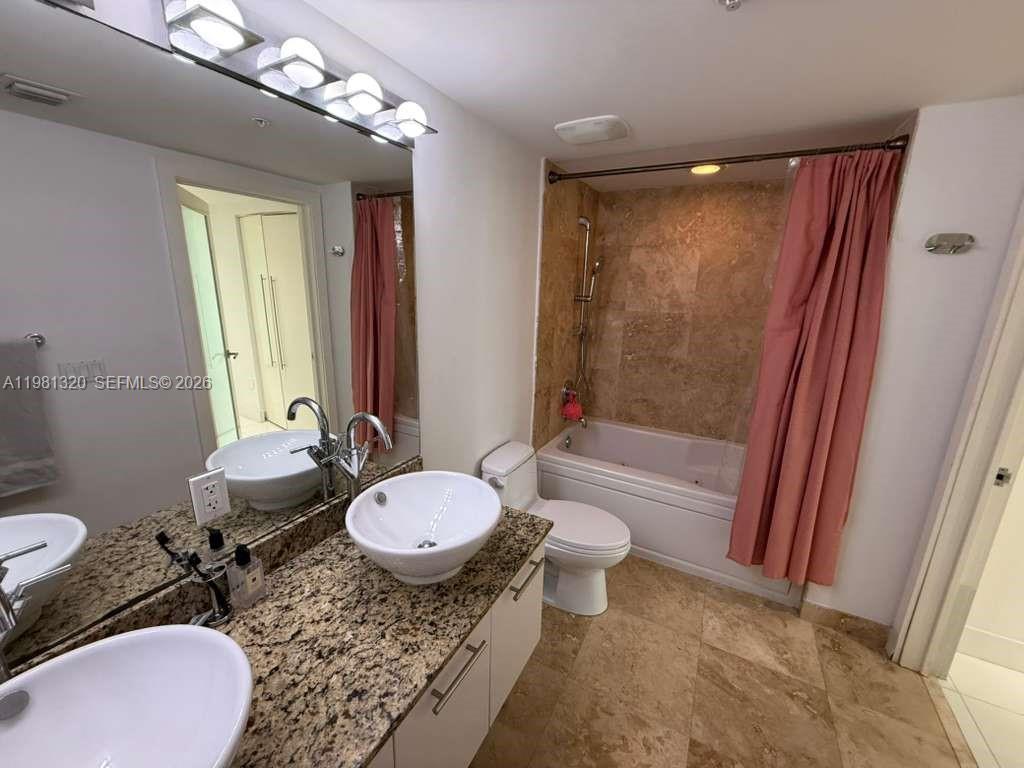 41 SE 5th St #1903 Miami, FL 33131