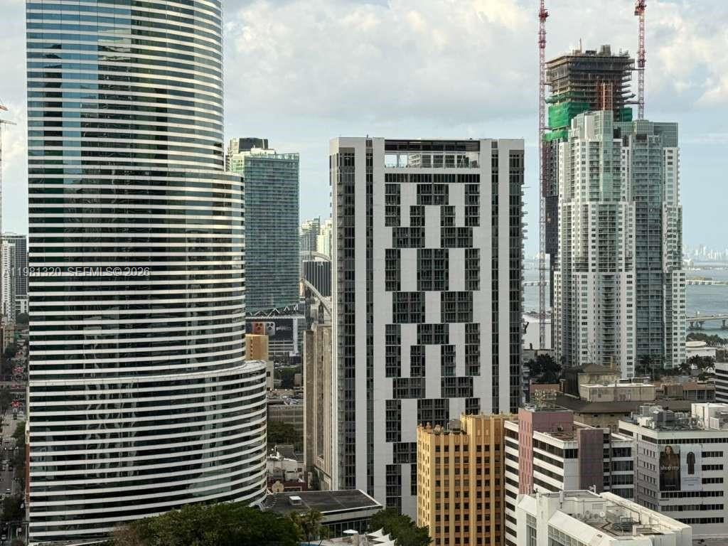 41 SE 5th St #1903 Miami, FL 33131