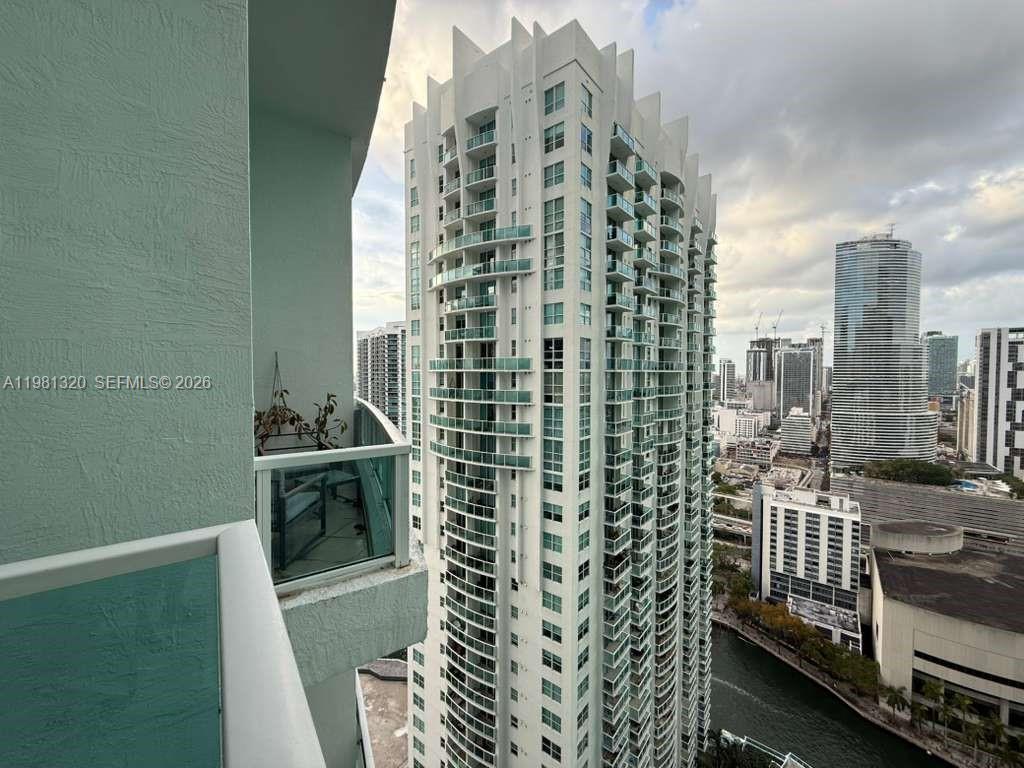 41 SE 5th St #1903 Miami, FL 33131