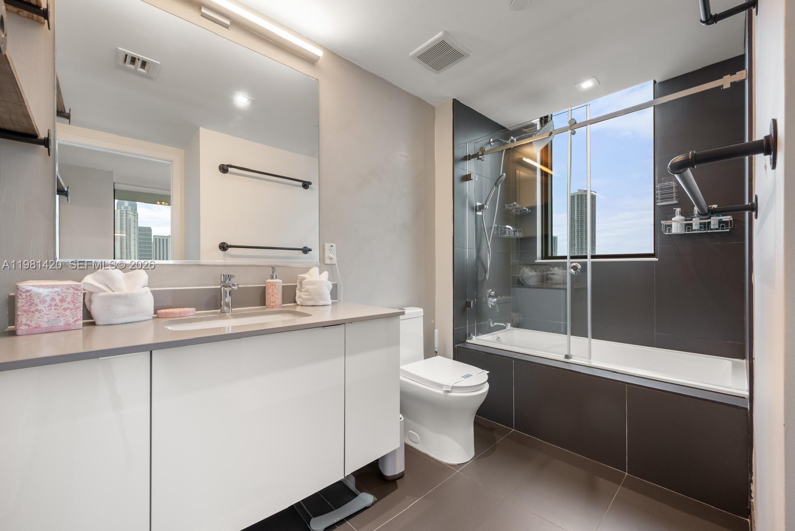 1600 NE 1st Ave #1406 Miami, FL 33132