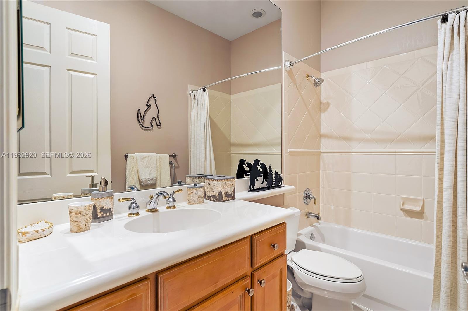 838 NW 123rd Dr Coral Springs, FL 33071