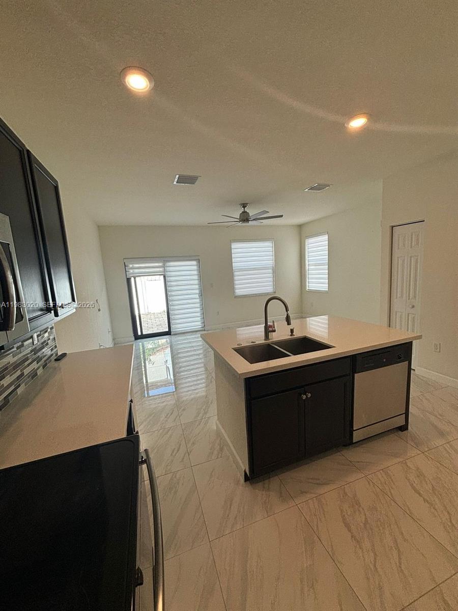 3337 W 105th Ter Hialeah, FL 33018