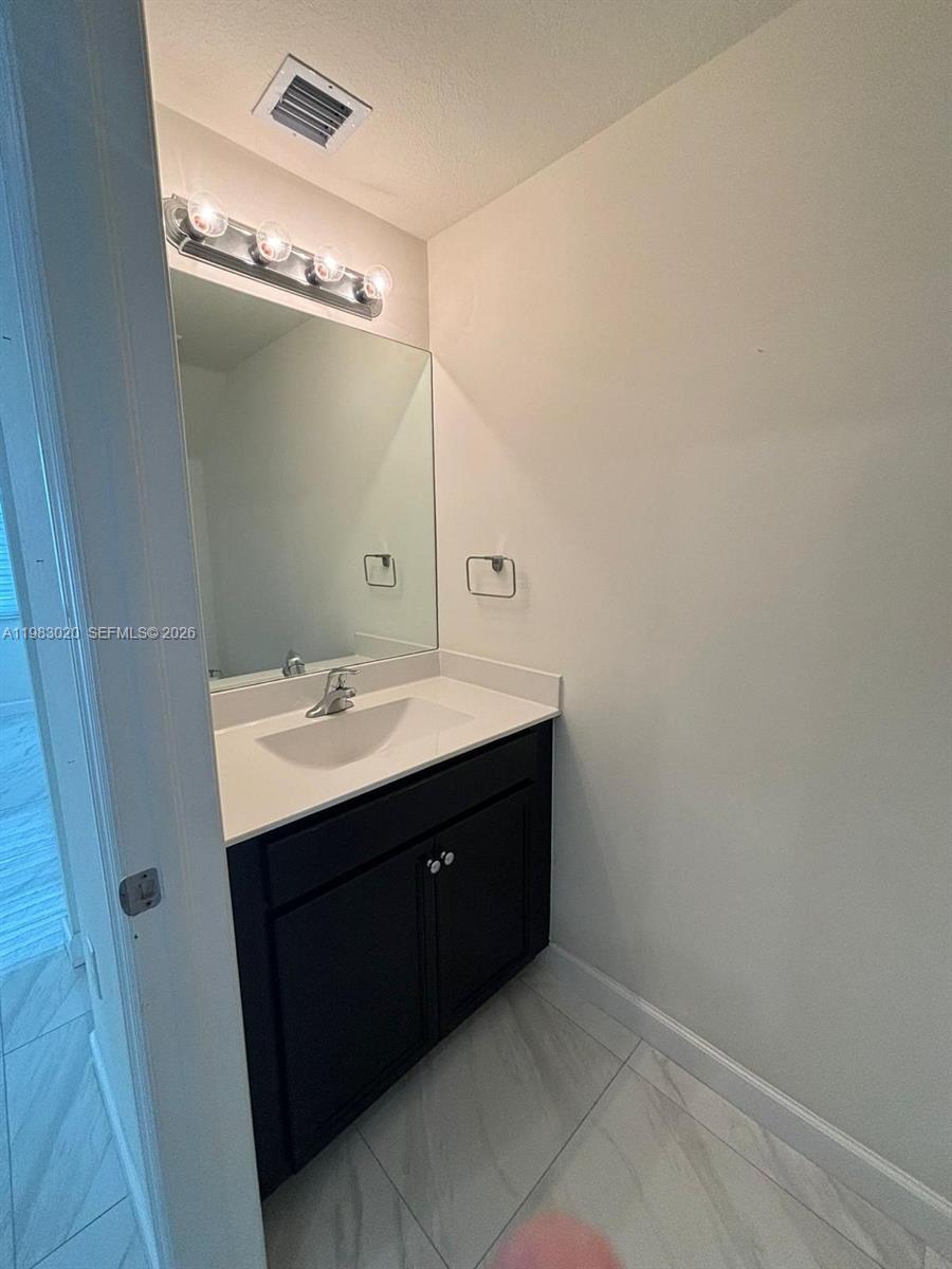 3337 W 105th Ter Hialeah, FL 33018