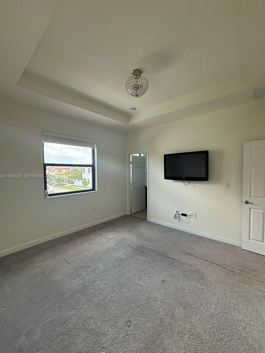 3337 W 105th Ter Hialeah, FL 33018