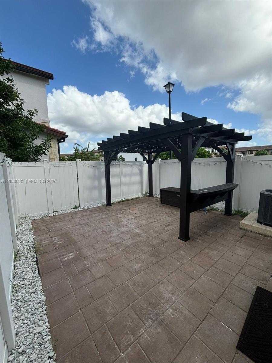 3337 W 105th Ter Hialeah, FL 33018