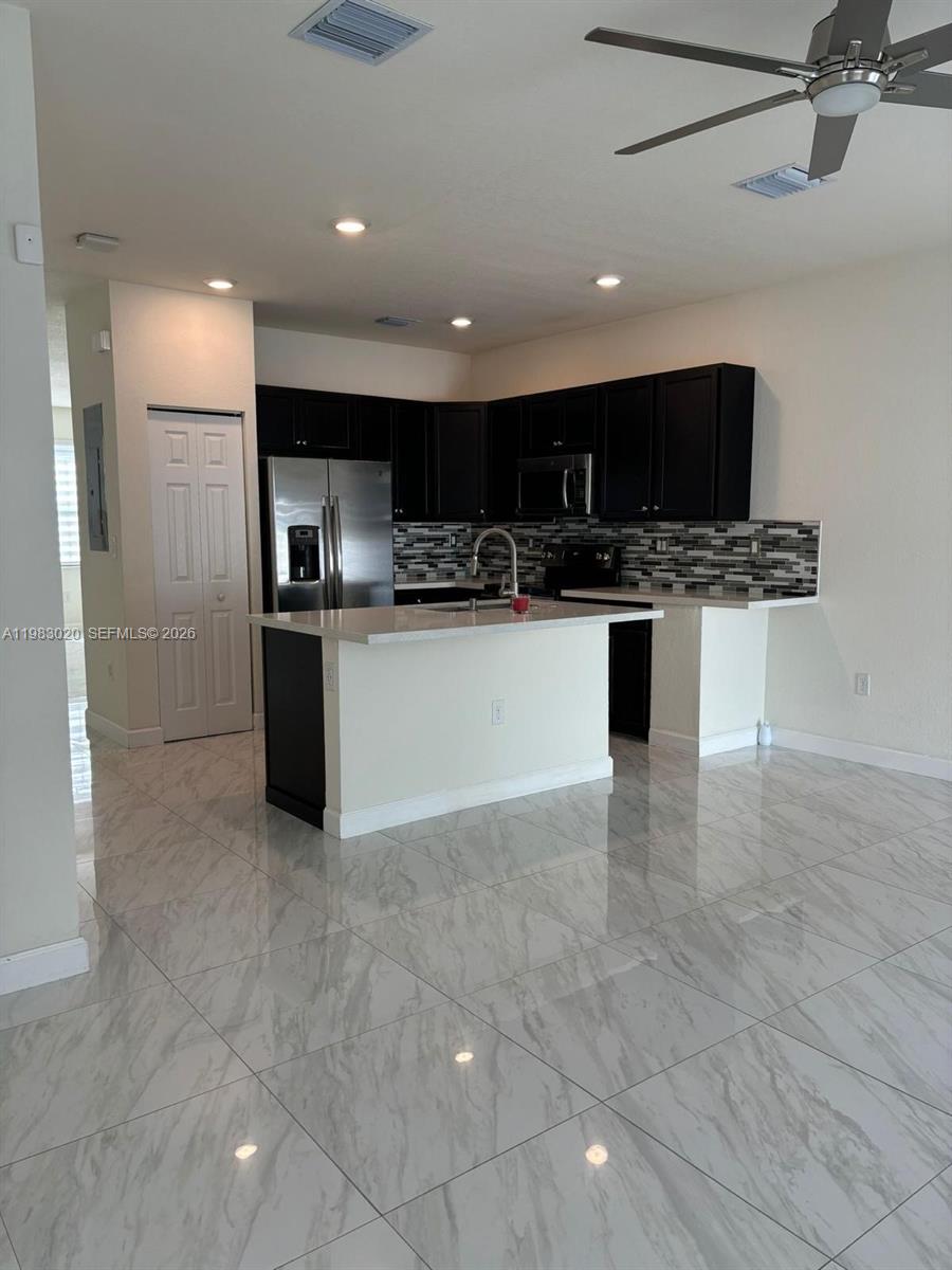 3337 W 105th Ter Hialeah, FL 33018