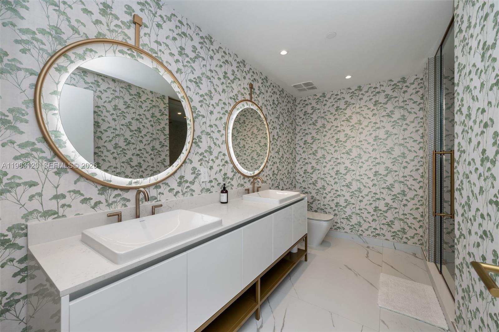 2678 Tigertail Ave #1705 Miami, FL 33133