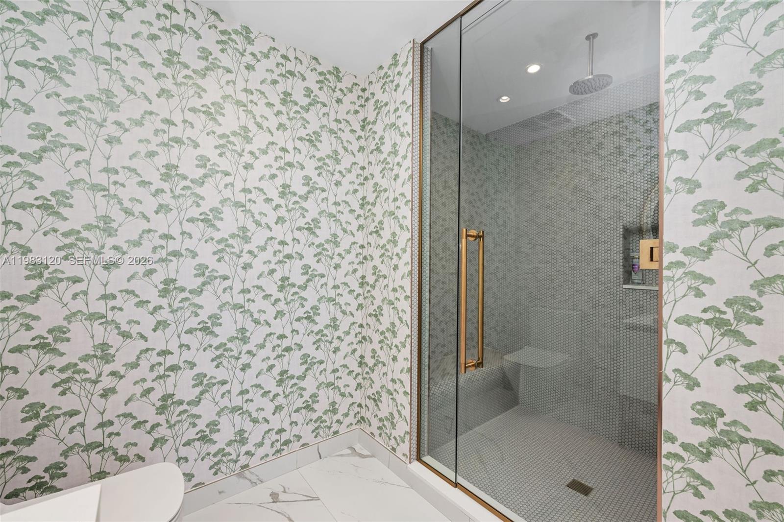 2678 Tigertail Ave #1705 Miami, FL 33133