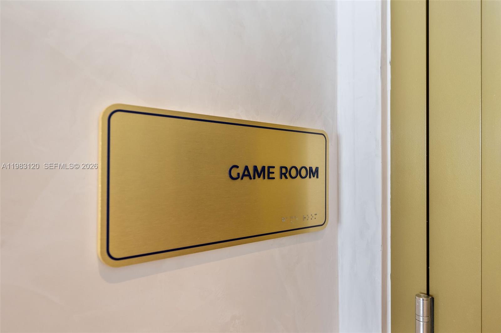 2678 Tigertail Ave #1705 Miami, FL 33133