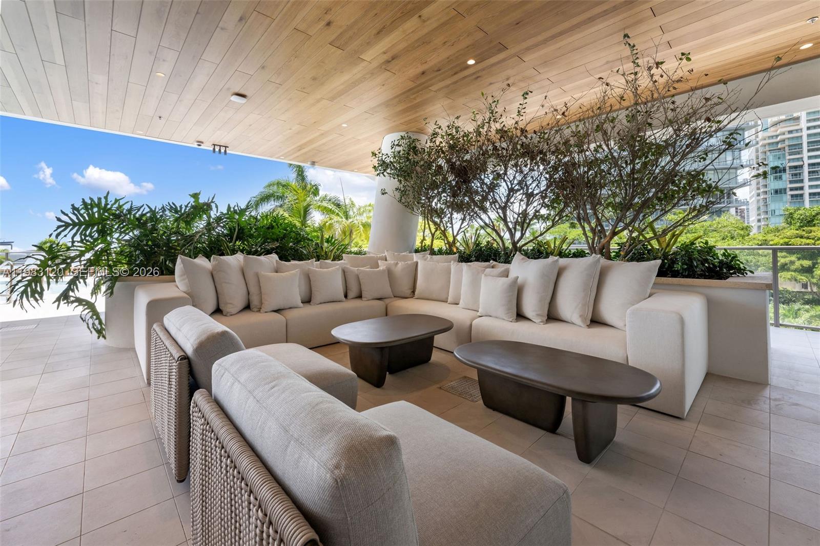 2678 Tigertail Ave #1705 Miami, FL 33133