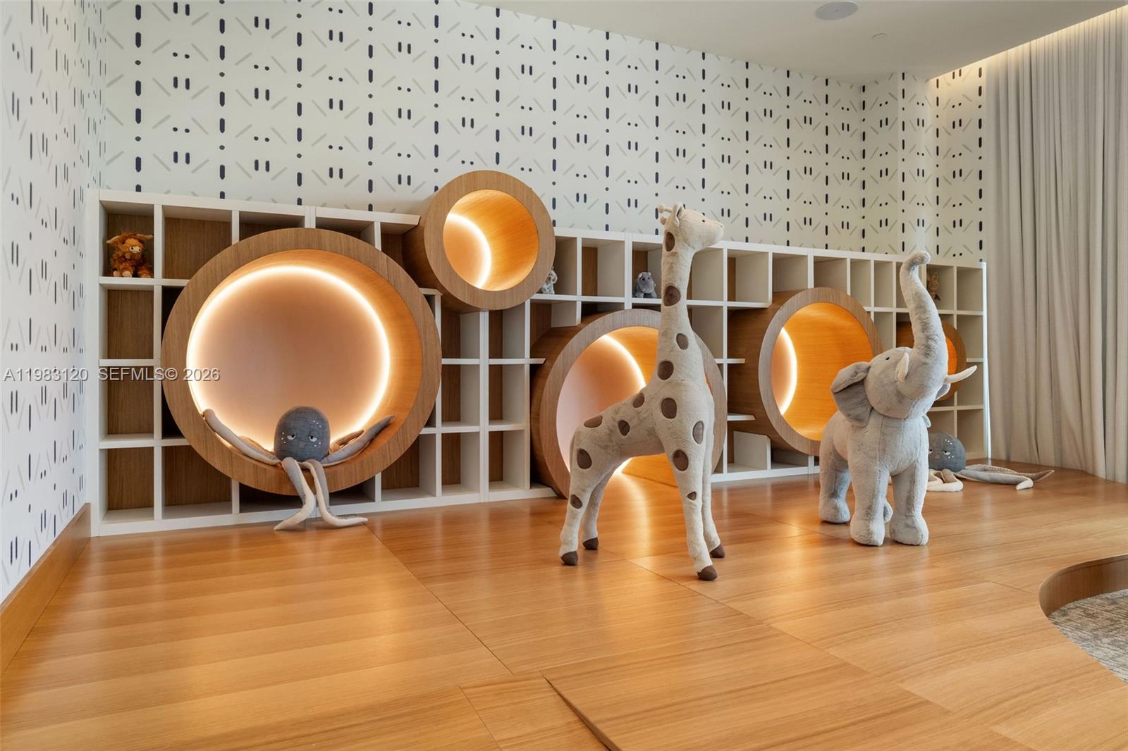 2678 Tigertail Ave #1705 Miami, FL 33133