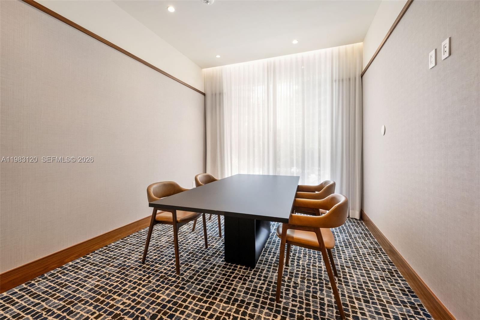 2678 Tigertail Ave #1705 Miami, FL 33133