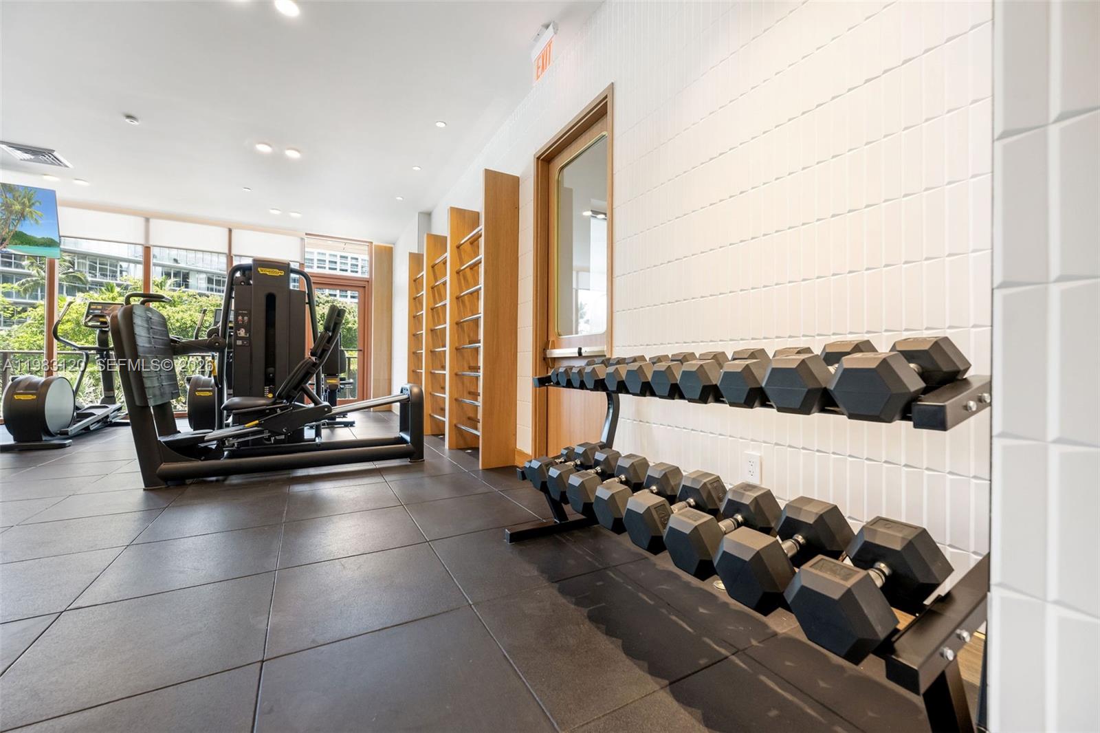 2678 Tigertail Ave #1705 Miami, FL 33133