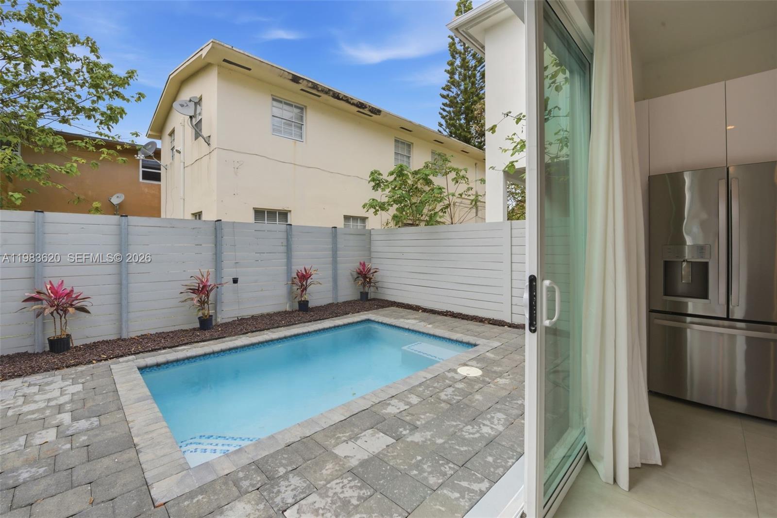 3525 Day Ave Miami, FL 33133