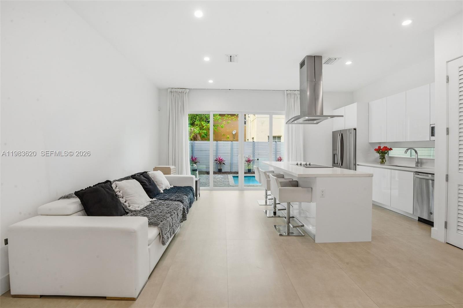 3525 Day Ave Miami, FL 33133