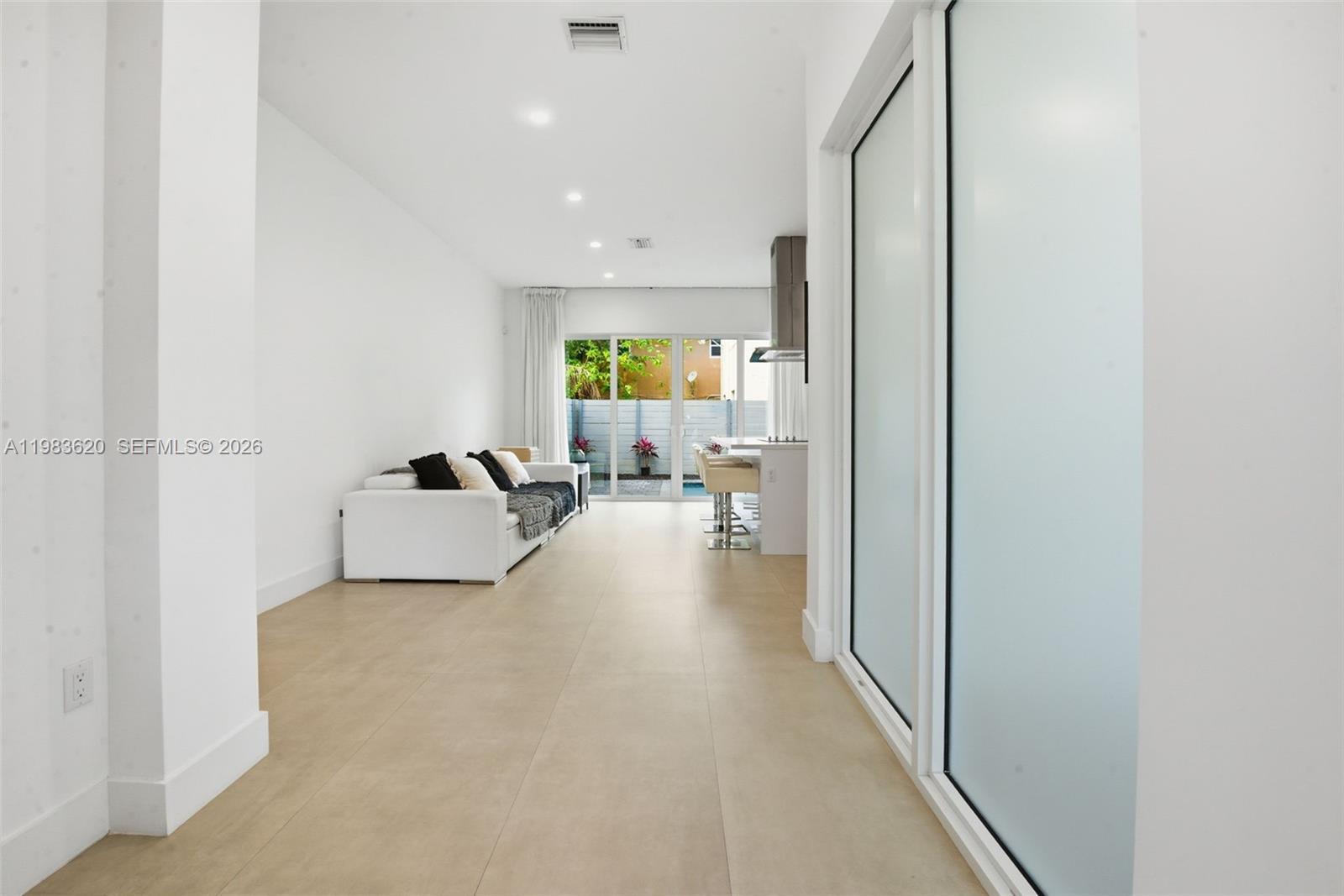 3525 Day Ave Miami, FL 33133