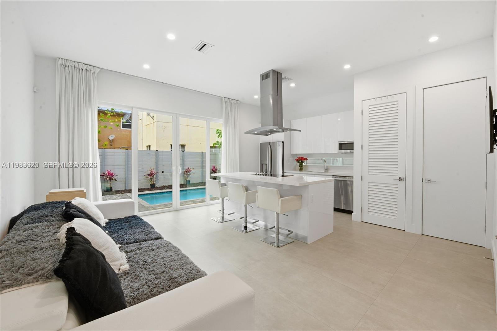 3525 Day Ave Miami, FL 33133