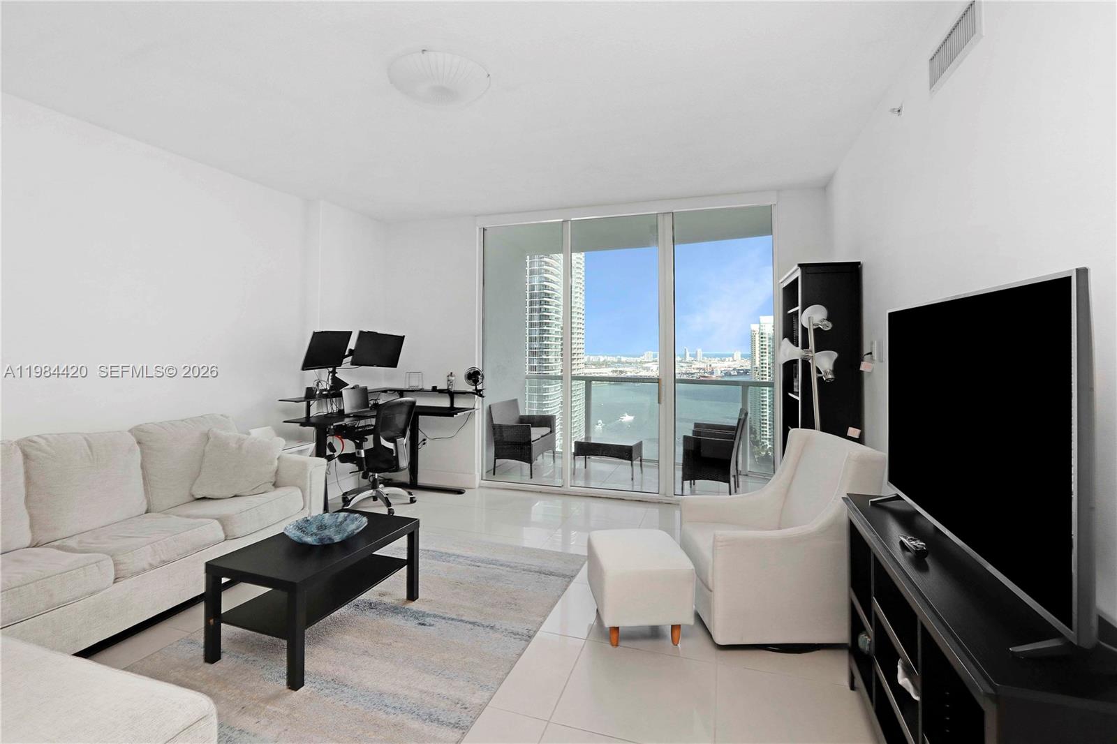 31 SE 5th St #3916 Miami, FL 33131