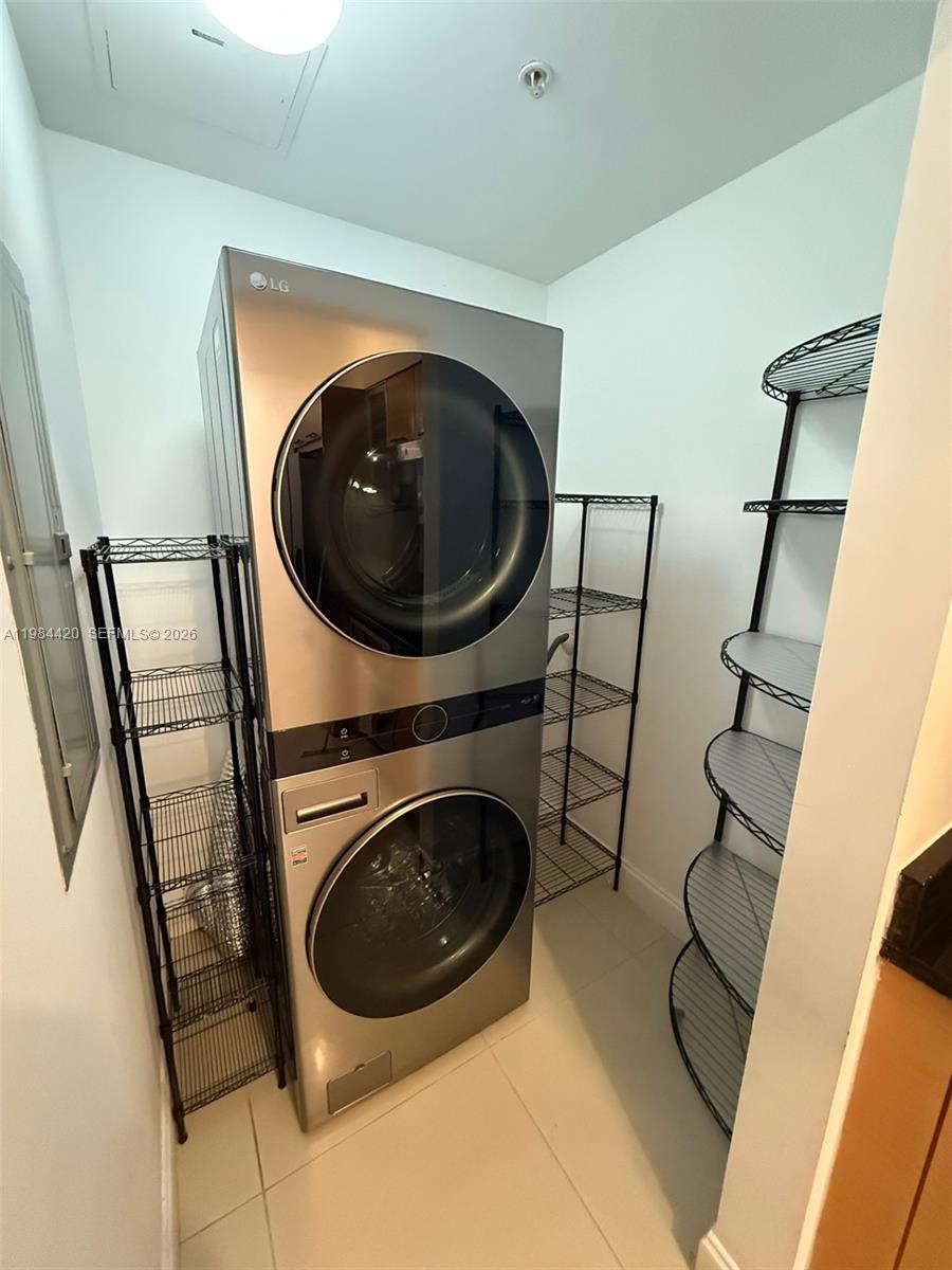 31 SE 5th St #3916 Miami, FL 33131