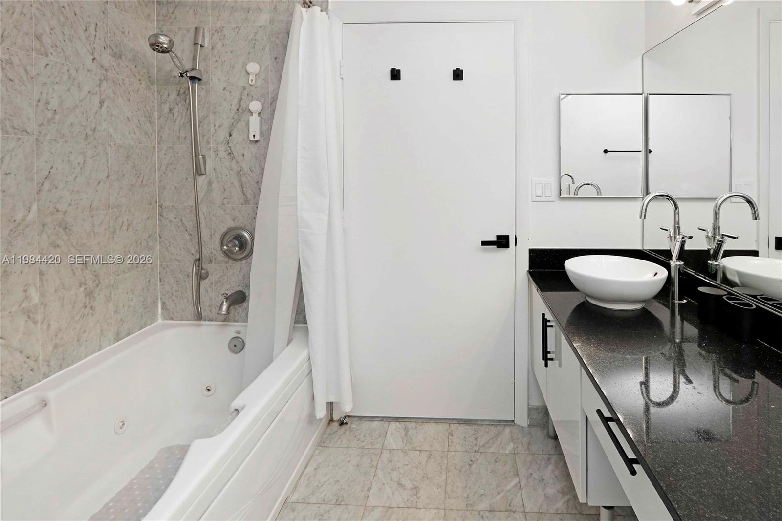 31 SE 5th St #3916 Miami, FL 33131