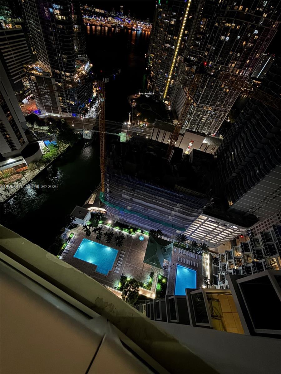 31 SE 5th St #3916 Miami, FL 33131