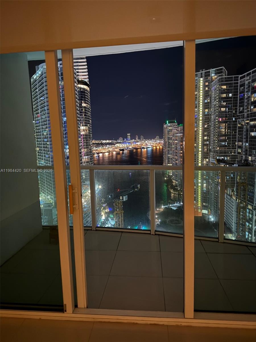 31 SE 5th St #3916 Miami, FL 33131