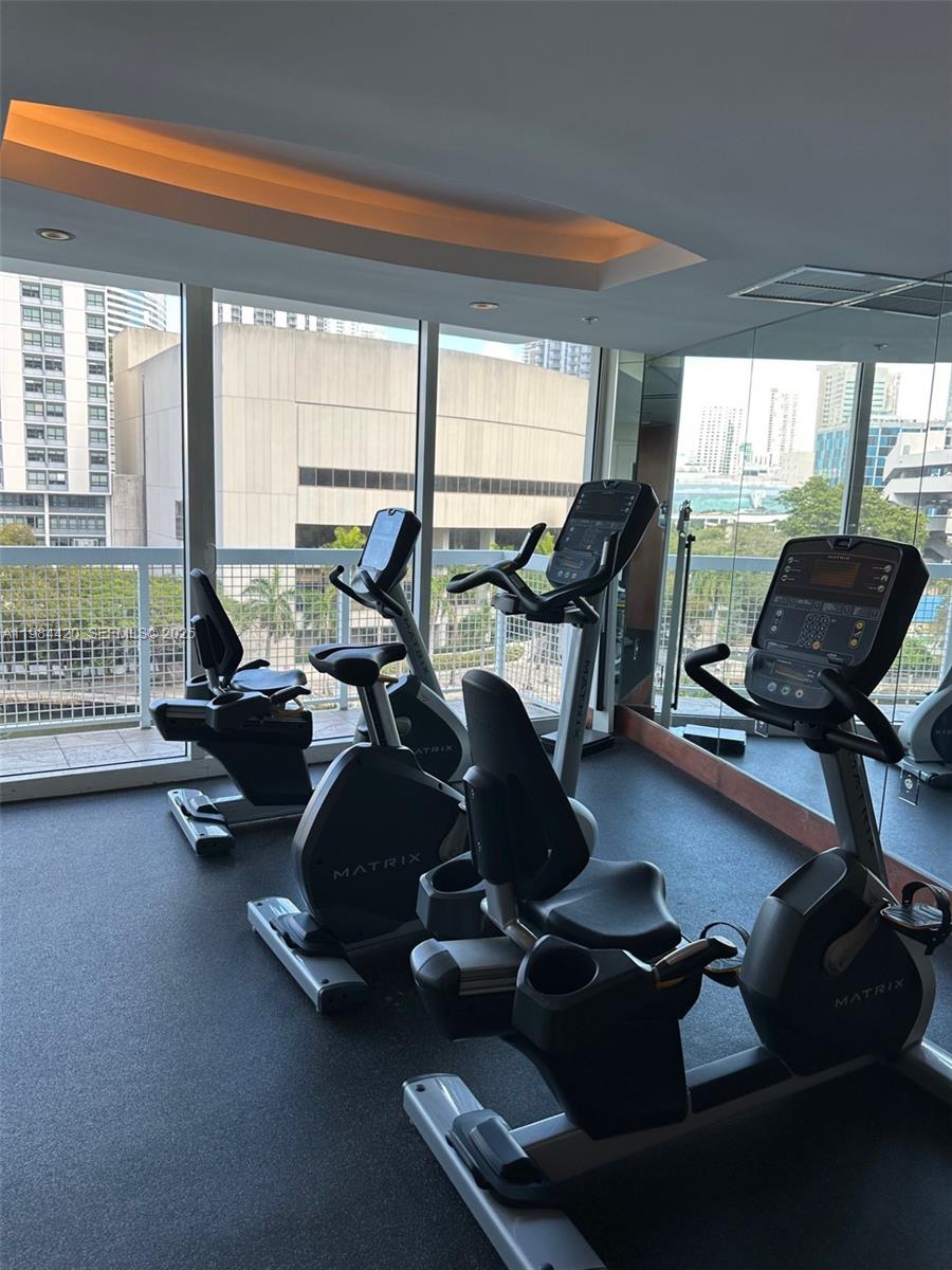 31 SE 5th St #3916 Miami, FL 33131