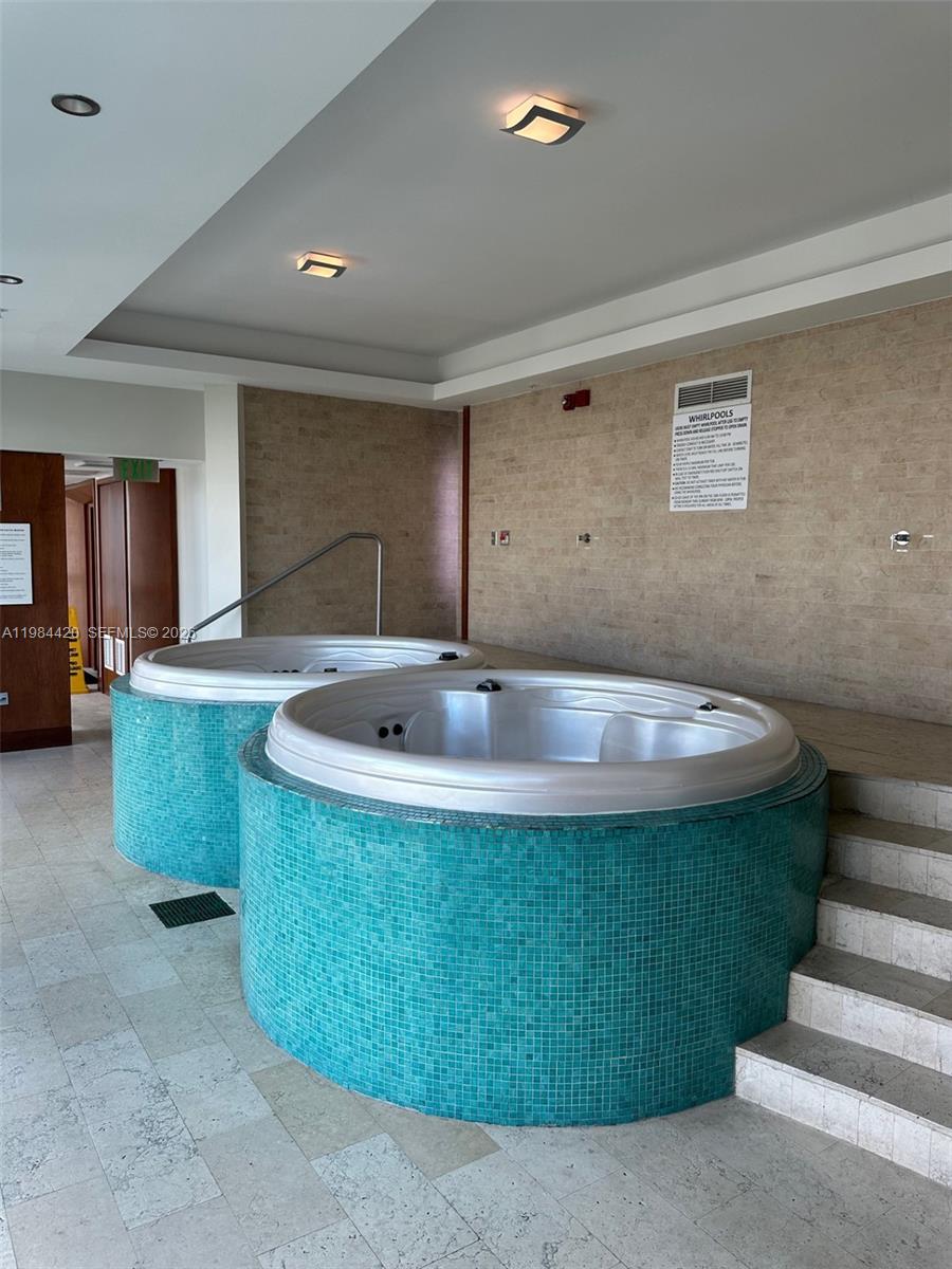 31 SE 5th St #3916 Miami, FL 33131