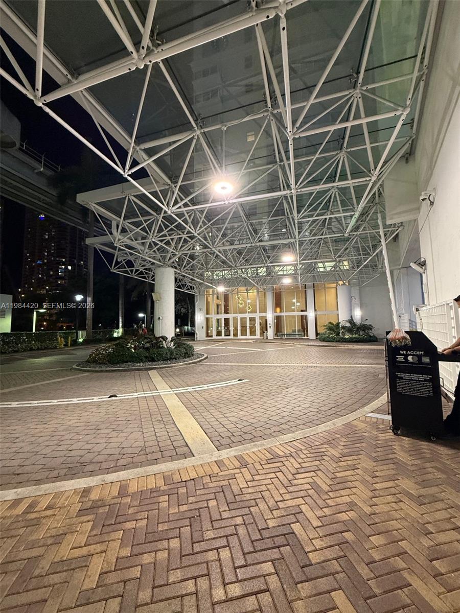 31 SE 5th St #3916 Miami, FL 33131