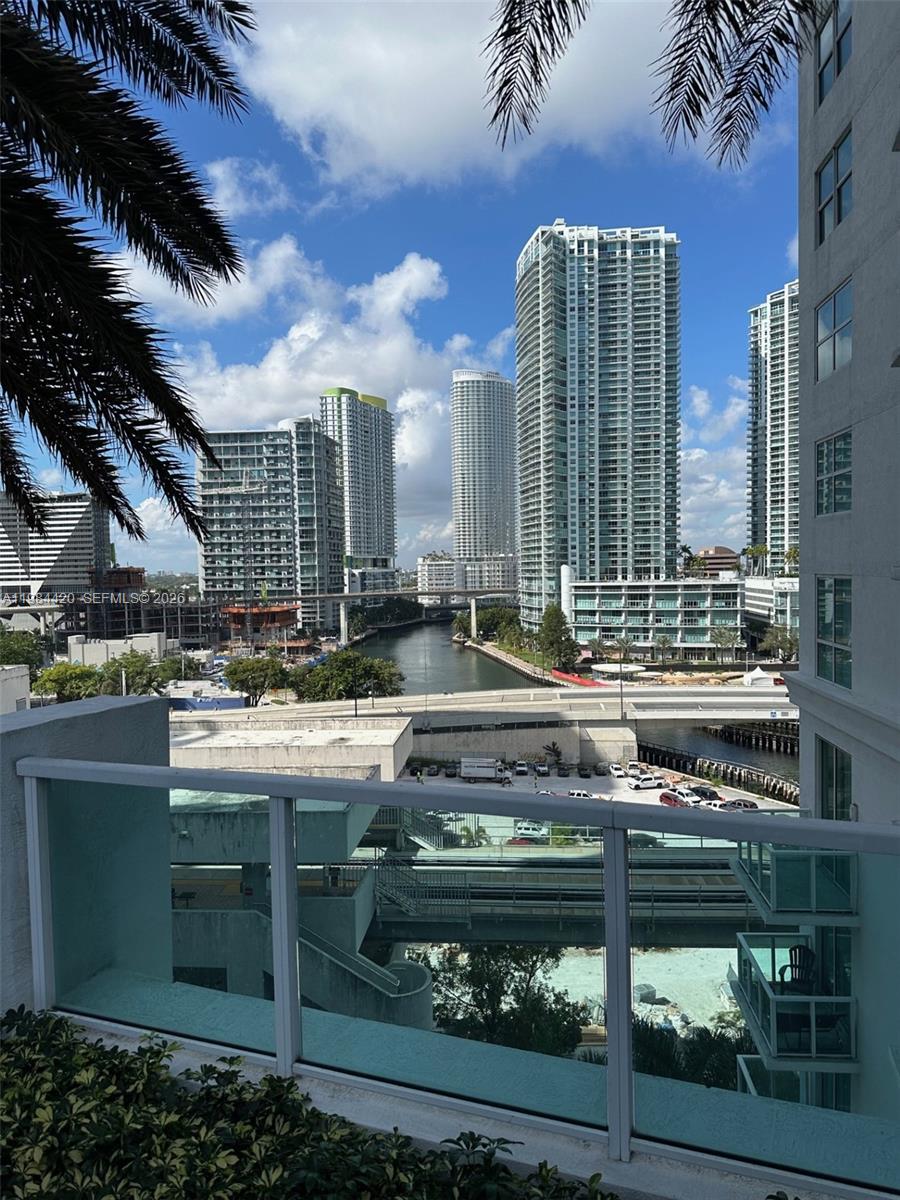 31 SE 5th St #3916 Miami, FL 33131